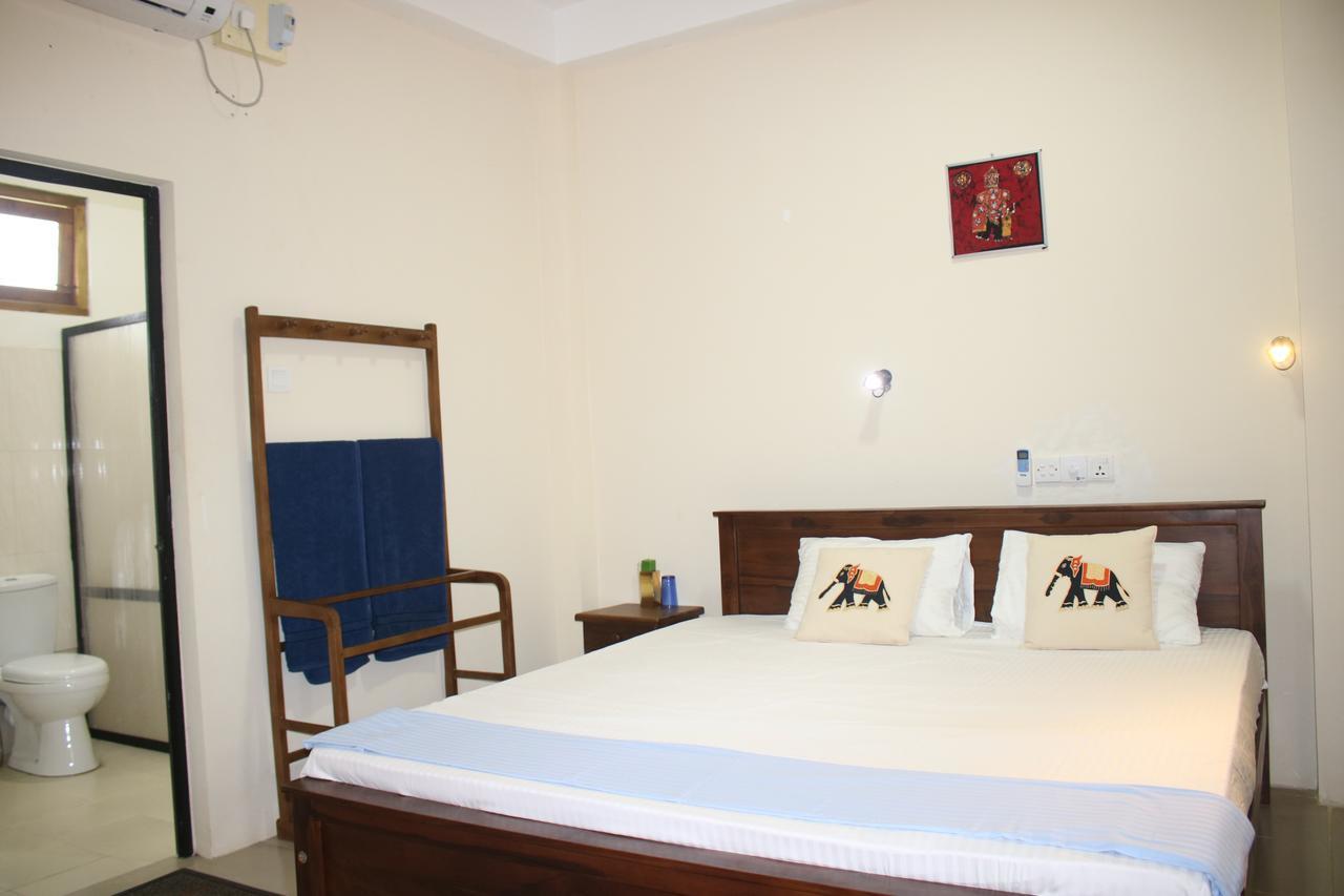 Under Water Safaris And Resort Uppuveli Exterior photo