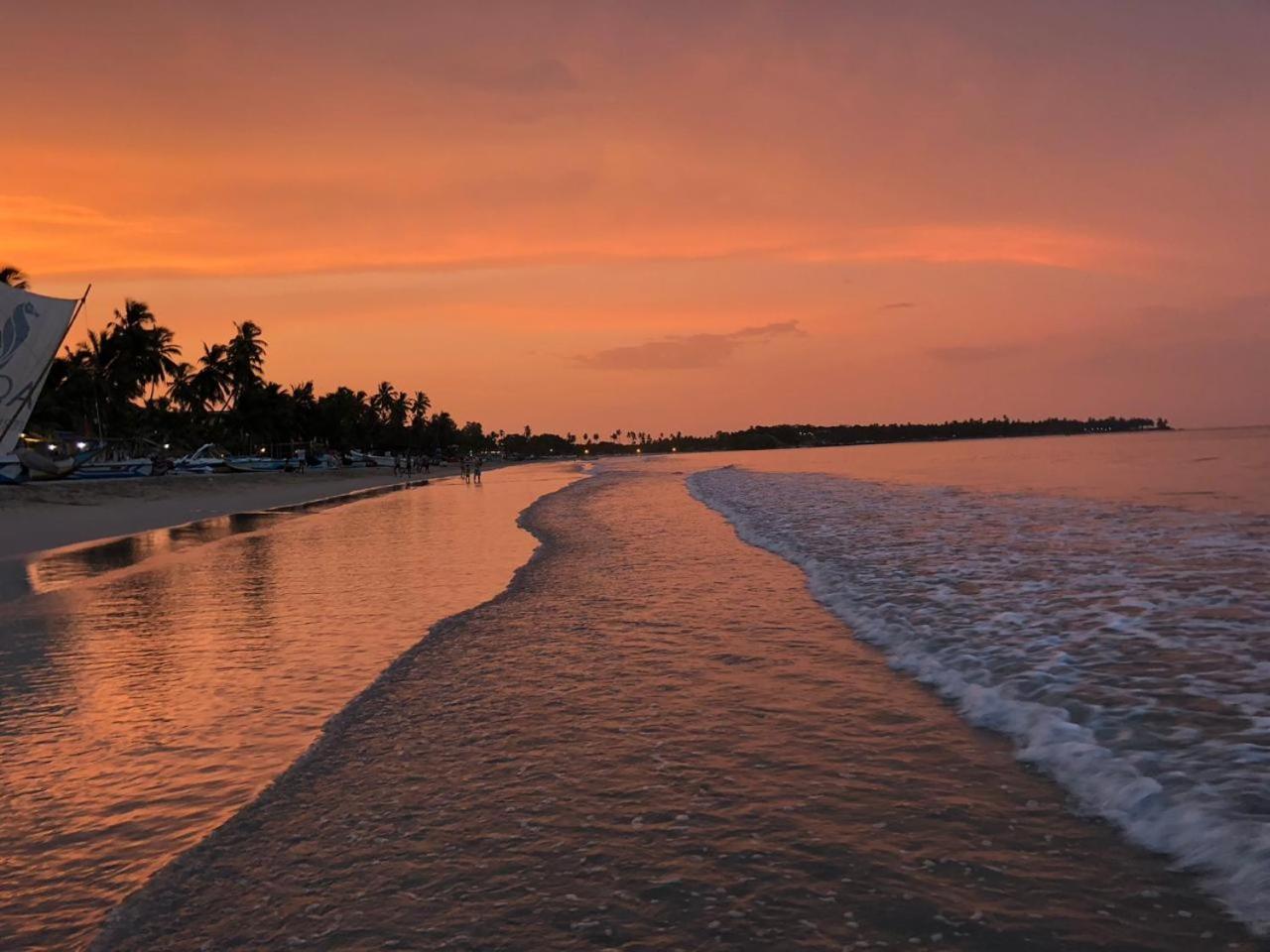 Under Water Safaris And Resort Uppuveli Exterior photo