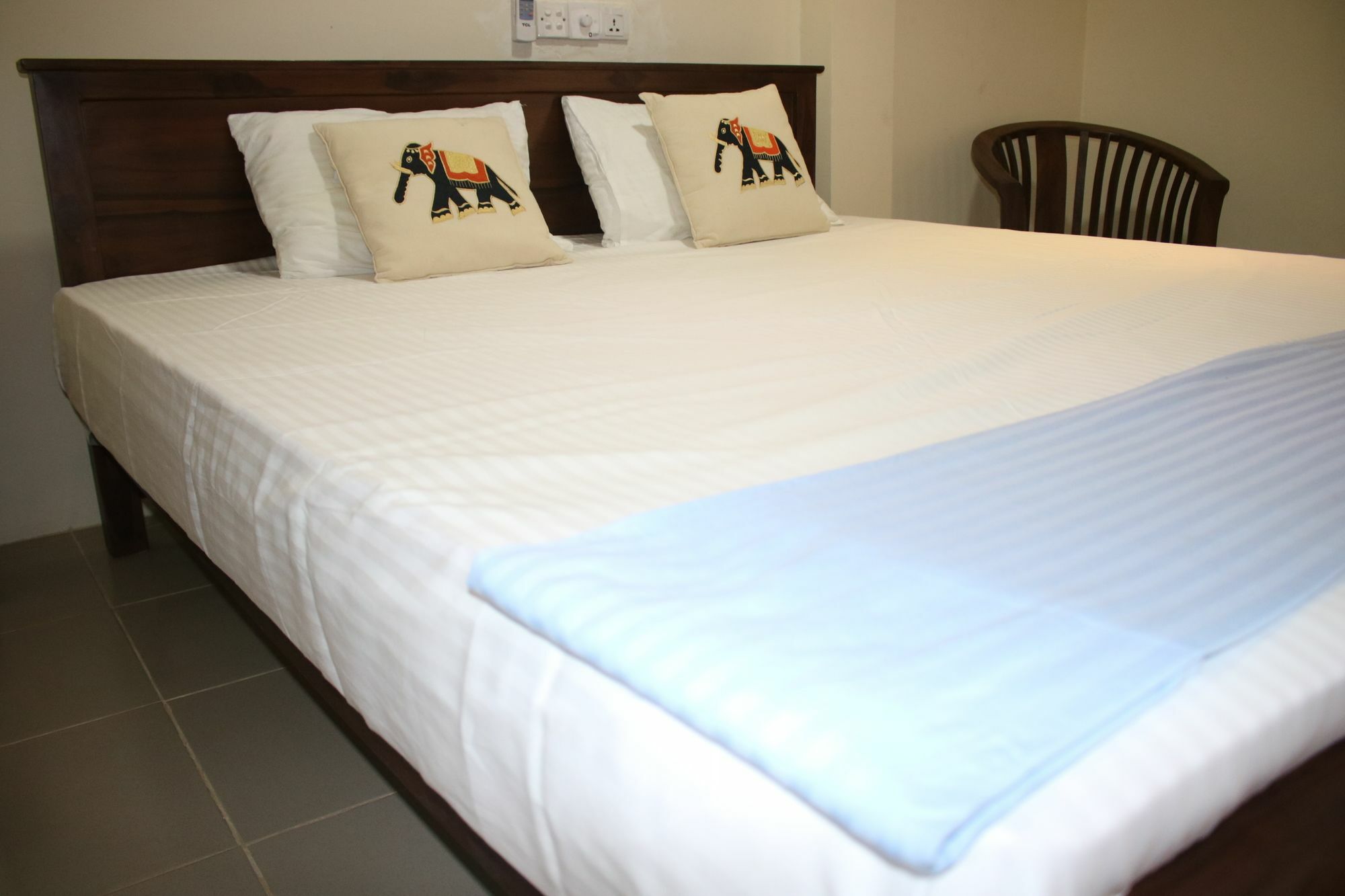 Under Water Safaris And Resort Uppuveli Exterior photo