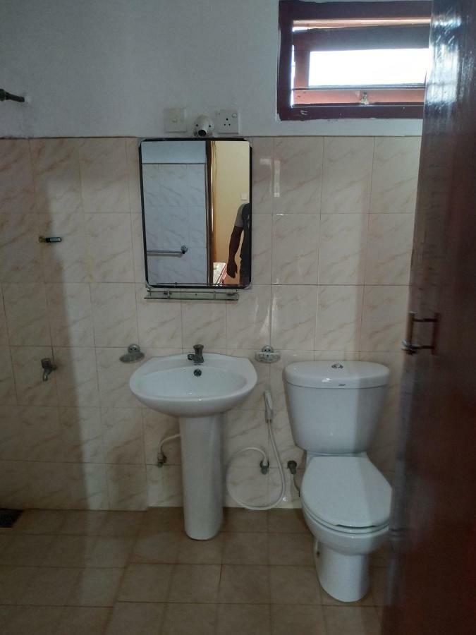 Under Water Safaris And Resort Uppuveli Exterior photo